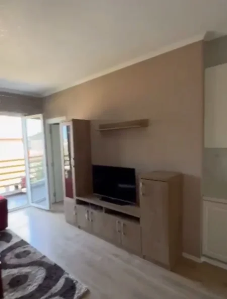 Tirane, jepet me qera apartament 1+1 Kati 3, 90 m² 500 € (LAPRAKE)
