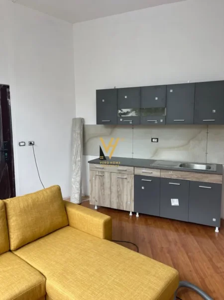 Tirane, jepet me qera apartament 1+1+Ballkon Kati 3, 58 m² 470 € (KOPSHTI ZOOLOGJIK)