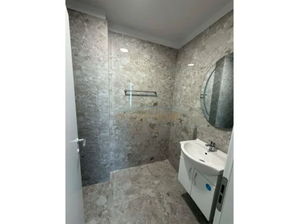 Tirane, shitet apartament 2+1 Kati 7, 101 m² 162.000 € (Unaza e Re)