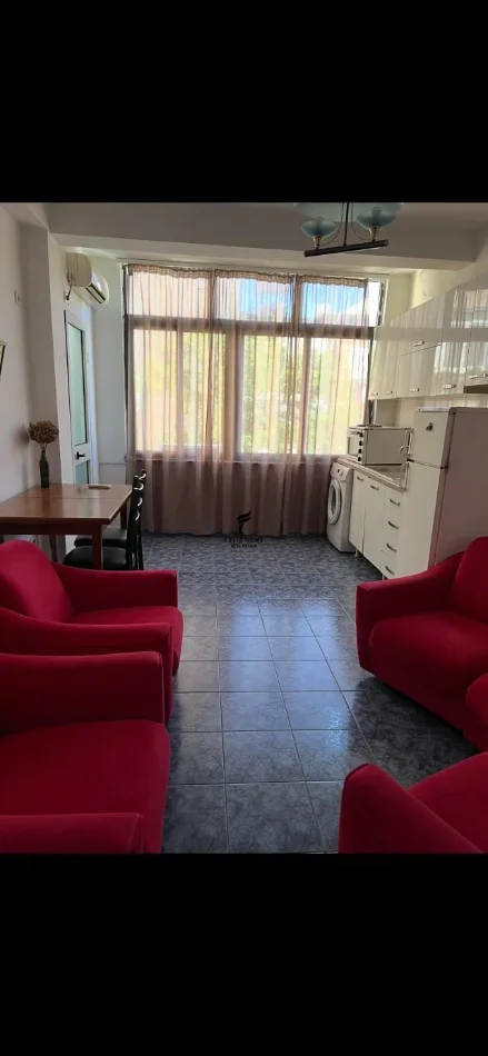 Tirane, jepet me qera garsonier Kati 4, 50 m² 400 € (MYSLYM SHYRI)