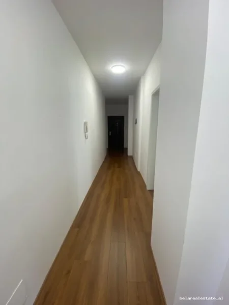 Tirane, jepet me qera apartament 2+1+Ballkon Kati 4, 90 m² 480 € (Fresk)