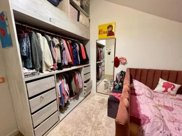 Tirane, jepet me qera apartament 4+1+A+BLK Kati 3, 160 m² 1500 Euro (Rruga Sulejman Delvina)