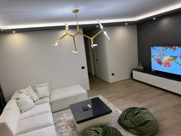 Tirane, jepet me qera apartament 2+1+BLK Kati 4, 111 m² 1.200 Euro (Rruga e Kavajes)