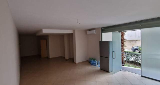 Tirane, shitet  apartament (dyqan) Kati 0, 60 m² 73.000 Leke (Rruga Peti)