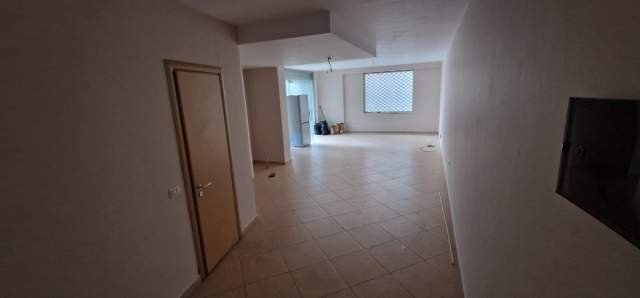 Tirane, shitet  apartament (dyqan) Kati 0, 60 m² 73.000 Leke (Rruga Peti)