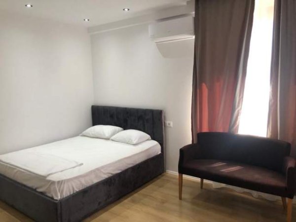 Tirane, shitet apartament i ndare ne tre hyrje 1+1 dhe 1 garsoniere  Kati 8, 140 m² 420.000 Euro qender