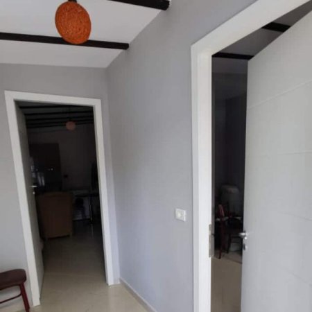 Tirane, jepet me qera 2+1 Kati 1, 80 m² 40.000 Leke
