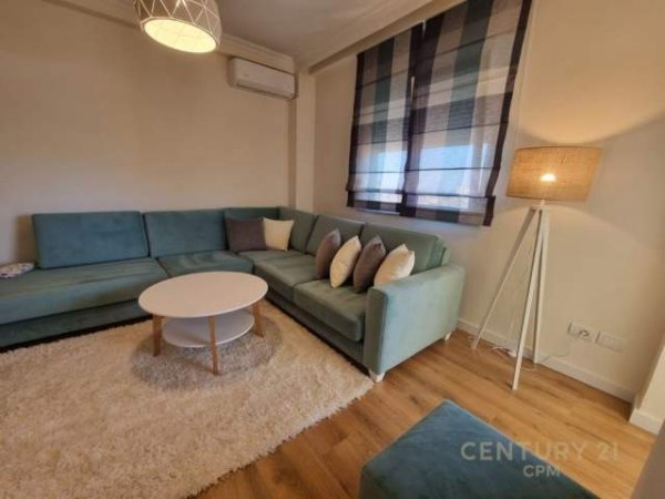 Tirane, jepet me qera apartament Kati 7, 60 m² 550 Euro (don bosko)