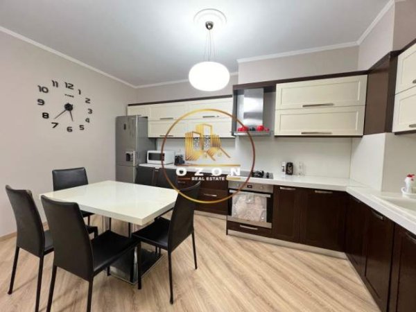 Tirane, jepet me qera apartament 2+1 Kati 4, 112 m² 700 Euro (Tregu Elektrik)