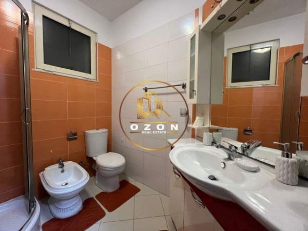 Tirane, jepet me qera apartament 2+1 Kati 4, 112 m² 700 Euro (Tregu Elektrik)