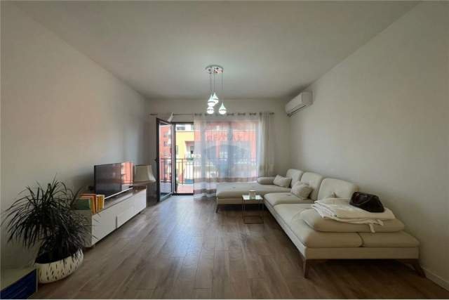 Tirane, jepet me qera apartament 1+1 70 m² 550 Euro (Fusha e Aviacionit)