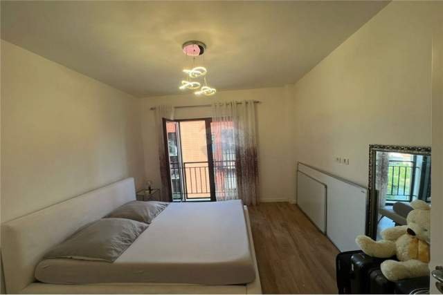 Tirane, jepet me qera apartament 1+1 70 m² 550 Euro (Fusha e Aviacionit)