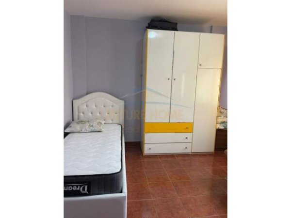 Tirane, jepet me qera apartament 3+1 Kati 9, 124 m² 650 Euro (DB35418)