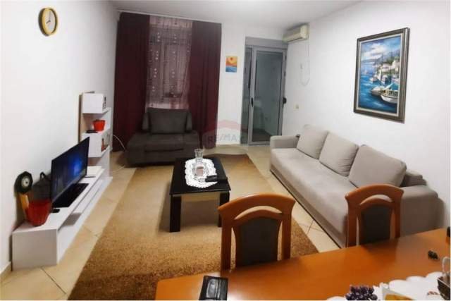 Tirane, jepet me qera apartament 2+1+BLK Kati 7, 85 m² 450 Euro