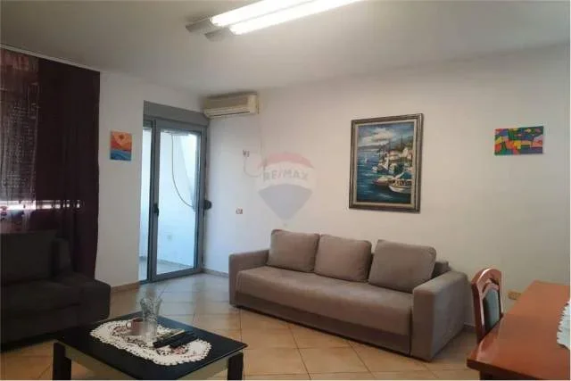 Tirane, jepet me qera apartament 2+1+BLK Kati 7, 85 m² 450 Euro