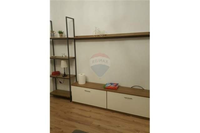 Tirane, jepet me qera apartament 1+1 Kati 5, 57 m² 450 Euro (ELEONORA)