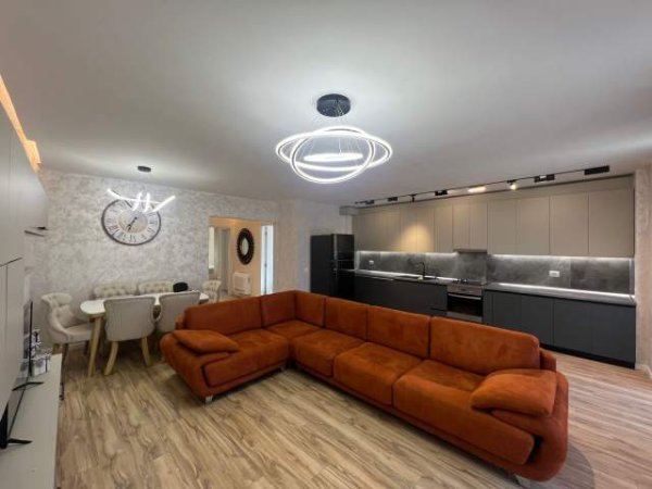 Tirane, jepet me qera apartament 2+1+A+BLK Kati 3, 120 m² 900 Euro (Rruga Hiqmet Buzi)