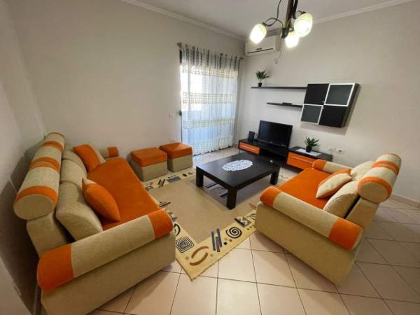 Jepet me qera apartament  1+1 Kati 5, 60 m² 450 Euro (Rruga Kavajes)