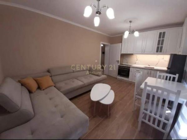 Tirane, jepet me qera apartament 2+1 Kati 2, 80 m² 450 Euro