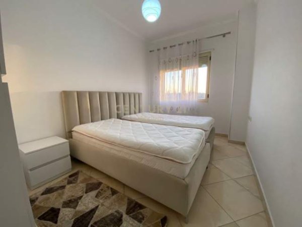 Tirane, jepet me qera apartament 2+1+BLK Kati 5, 100 m² 650