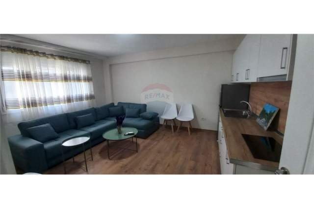 Tirane, jepet me qera apartament 2+1+BLK Kati 5, 75 m² 600 Euro