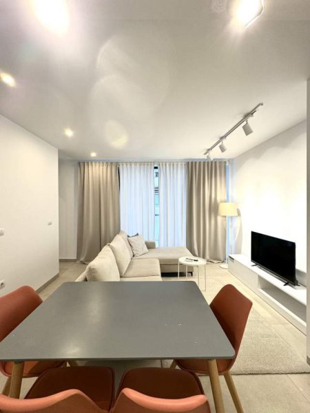 Tirane, jepet me qera apartament 1+1+BLK Kati 2, 68 m² 600 Euro (Rruga Myslym Shyri)