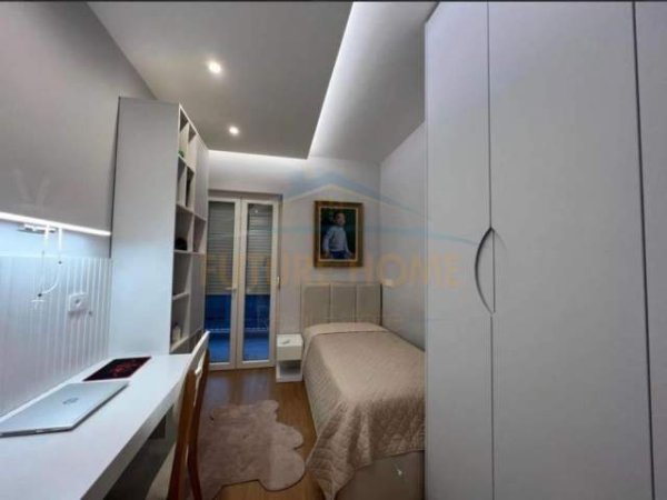 Tirane, jepet me qera apartament 3+1+BLK Kati 3, 125 m² 1.000 Euro (Park Life)