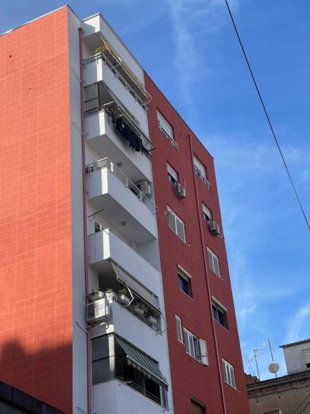 Tirane, jepet me qera apartament 2+1+A+BLK Kati 5, 110 m² 800 Euro (Vaso Pasha)