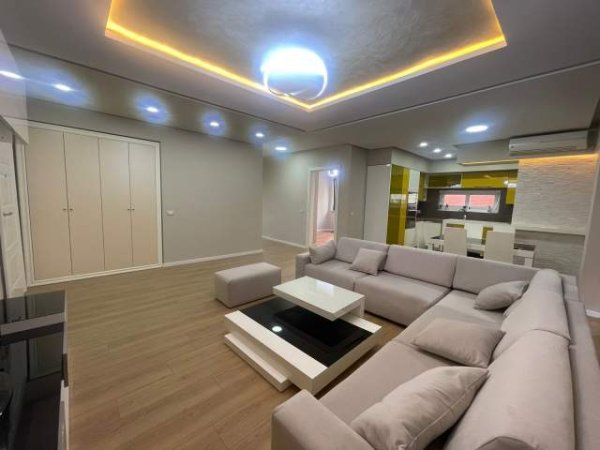 Tirane, shitet apartament 3+1+BLK Kati 1, 135 m² 197.000 Euro (Prane Eleonores)