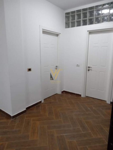 Tirane, jap me qera apartament 2+1 Kati 7, 116 m² 700 Euro (PROKURORIA)