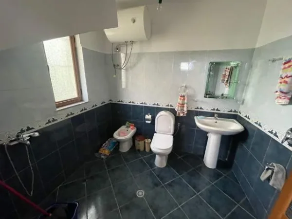 Tirane, jepet me qera Vile 2+1+A+BLK Kati 2, 100 m² 550 Euro (Kodra e Diellit)