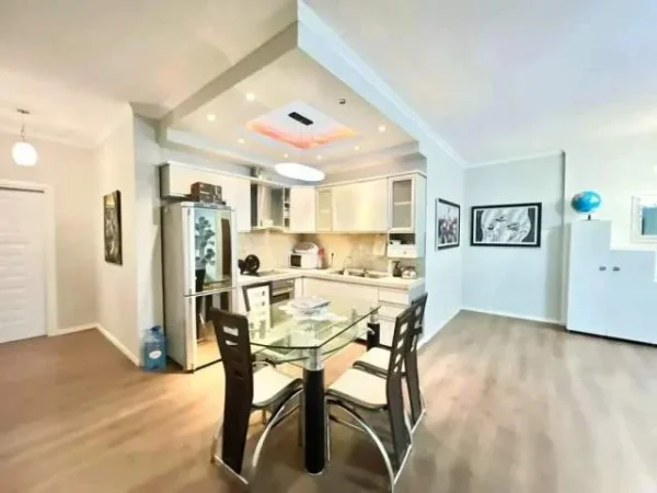 Tirane, ofert apartament  (Kopshti Zoologjik,)