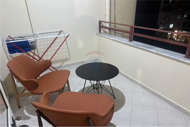 Tirane, jepet me qera apartament Kati 4, 65 m² 450 Euro