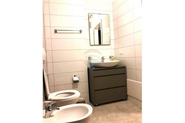 Tirane, shes 1+1 Kati 4, 64 m² 128.000 Euro