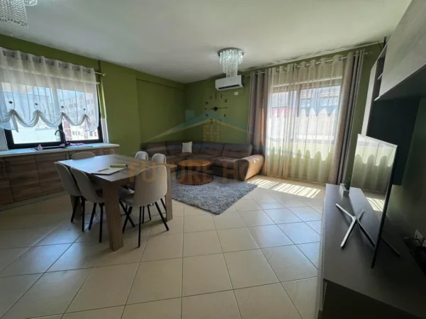 Tirane, jepet me qera apartament 3+1 Kati 6, 128 m² 700 € (Unaza E Re)