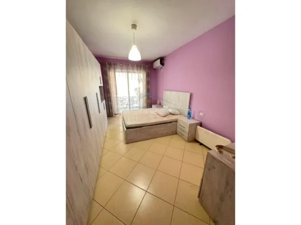 Tirane, jepet me qera apartament 3+1 Kati 6, 128 m² 700 € (Unaza E Re)