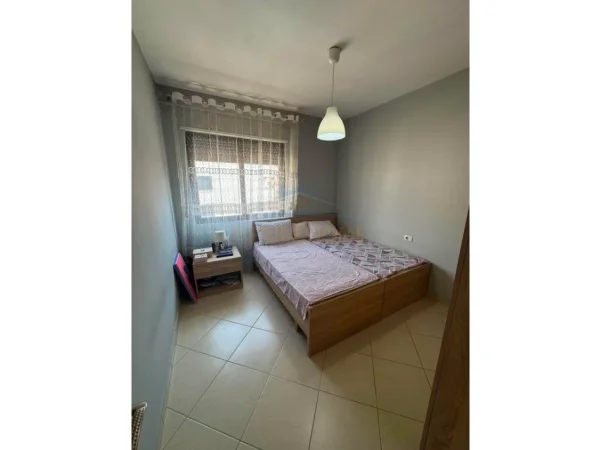 Tirane, jepet me qera apartament 3+1 Kati 6, 128 m² 700 € (Unaza E Re)