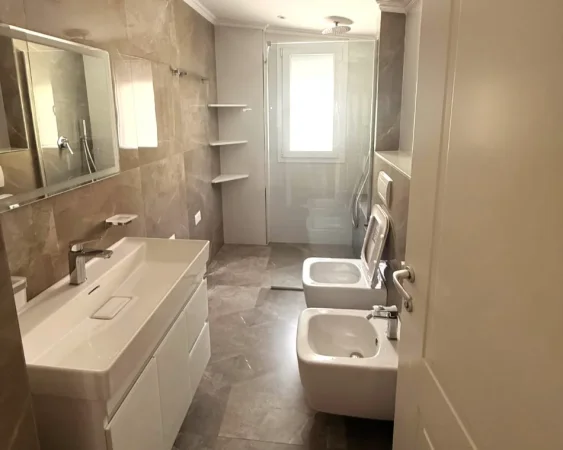 Tirane, shitet apartament duplex Dublex , 191 m² 420.000 € (Rruga Hamdi Garunja)