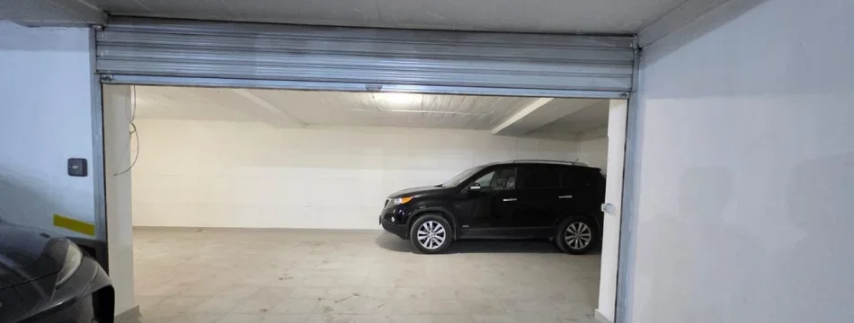 Tirane, shitet garazh | post parkimi Kati 1, 80 m² 140.000 € (Rruga e Bogdanëve)