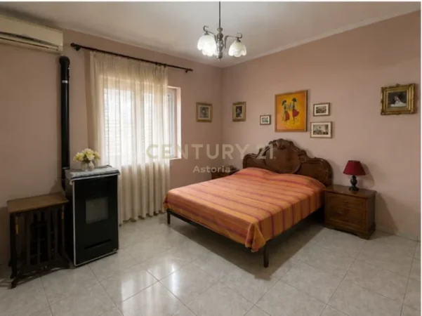 Tirane, shitet apartament 2+1 Kati 5, 100 m² 295.000 € (21 dhjetori)