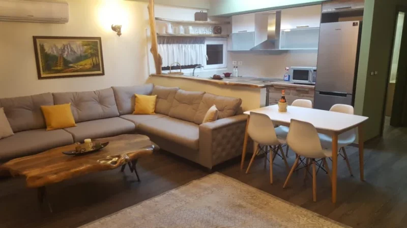 Tirane, jepet me qera apartament 2+1 Kati 3, 90 m² 650 € (Liqeni i Thate)