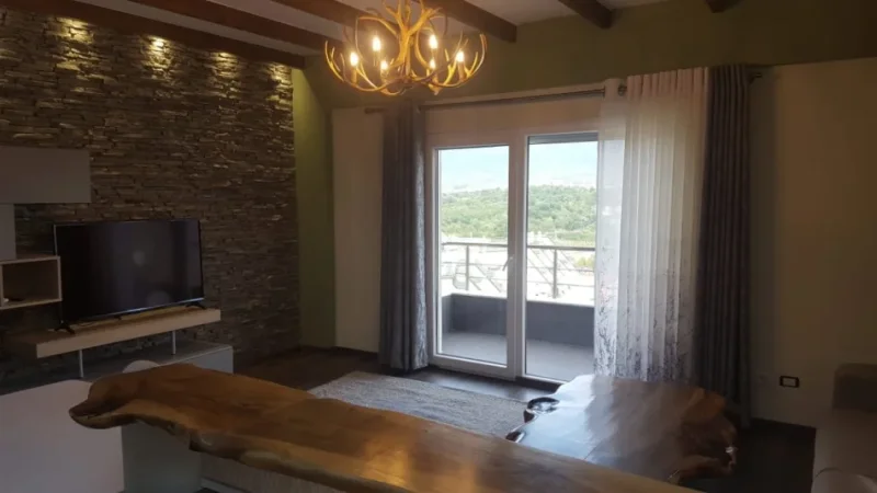 Tirane, jepet me qera apartament 2+1 Kati 3, 90 m² 650 € (Liqeni i Thate)