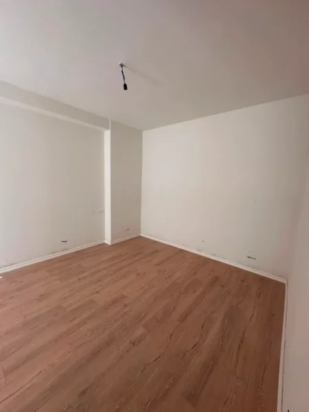 Tirane, shitet apartament 2+1+Aneks+Ballkon Kati 3, 94 m² 150.000 € (Yzberisht)