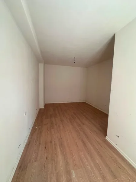 Tirane, shitet apartament 2+1+Aneks+Ballkon Kati 3, 94 m² 150.000 € (Yzberisht)