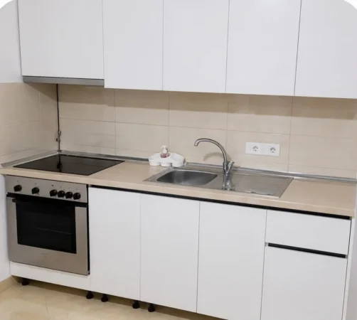 Tirane, jepet me qera apartament 1+1 Kati 1, 60 m² 400 € (Rruga e Dibres – Spitali Amerikan 2)