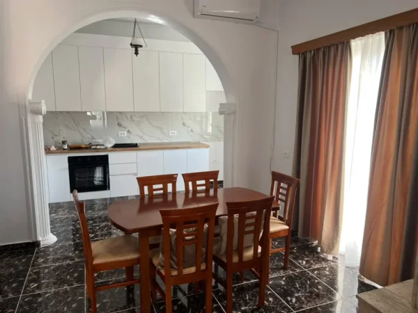 Tirane, jepet me qera apartament 2+1 Kati 3, 160 m² 800 € (Ish Tregu Elektrik)