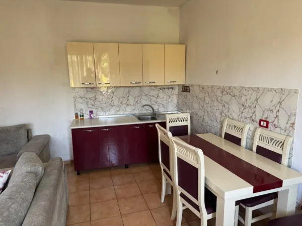 Tirane, jepet me qera apartament 2+1 Kati 3, 80 m² 400 € (Vasil Shanto)