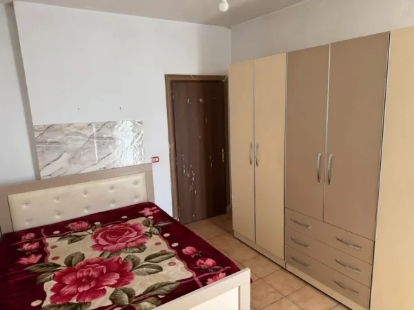 Tirane, jepet me qera apartament 2+1 Kati 3, 80 m² 400 € (Vasil Shanto)