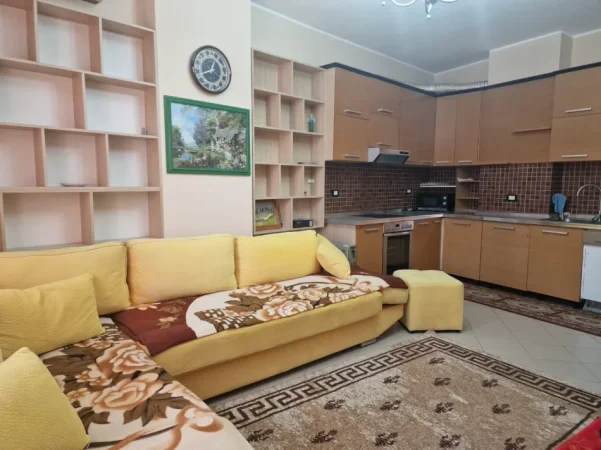Shqiperi, jepet me qera apartament 2+1 Kati 7, (thoma koxhaj)