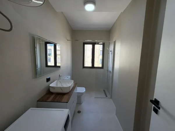 Tirane, shitet apartament 2+1+Ballkon Kati 7, 101 m² (Përballë Kompleksit Delijorgji️)